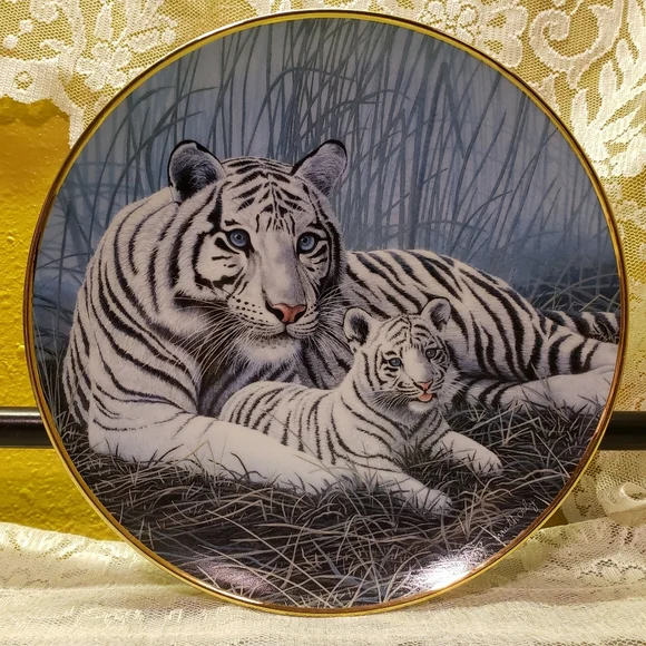 Vtg 90s White Tigers Mom & Cub Plate 24Kt Gold Rim National Wildlife Federation - Picture 2 of 4